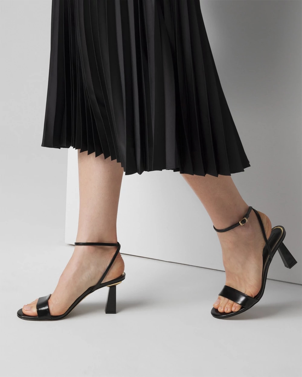 ★HUNTER★ WOMEN City Level Leather Heel Strap Sandals Canva Black Heeled Sandal | White House Black Market